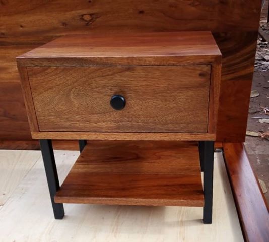 Primo Bedside Table 320,000